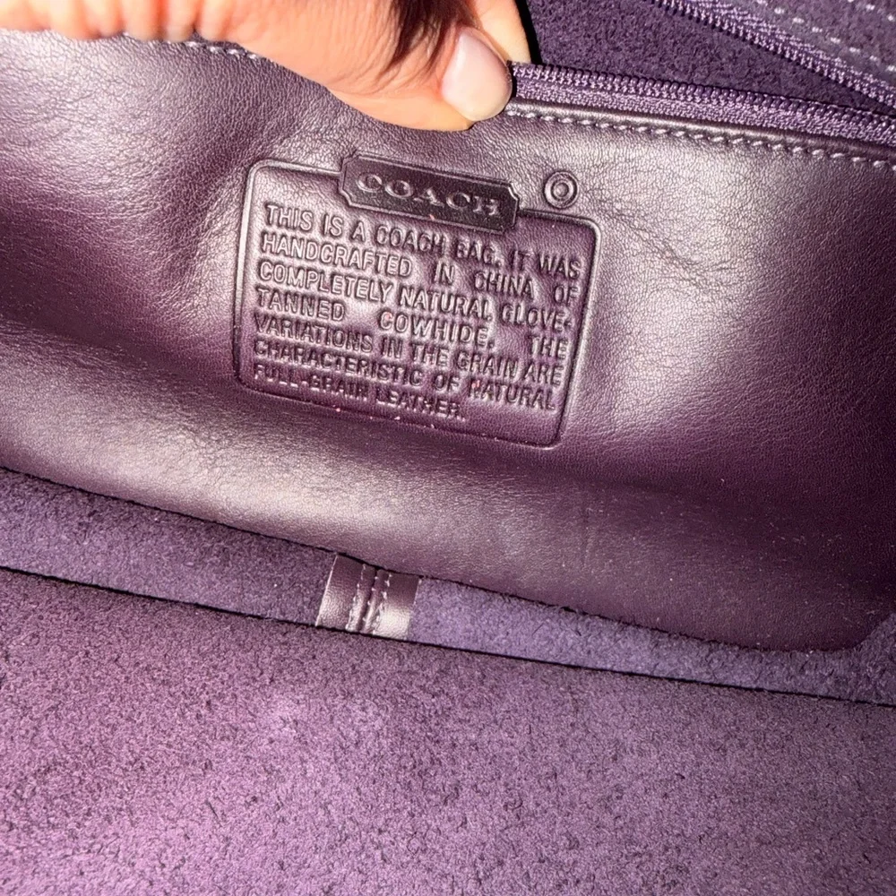 Vintage eggplant coach city bag Classic Leather Crossbody Bag in aubergine - Picture 5 of 15